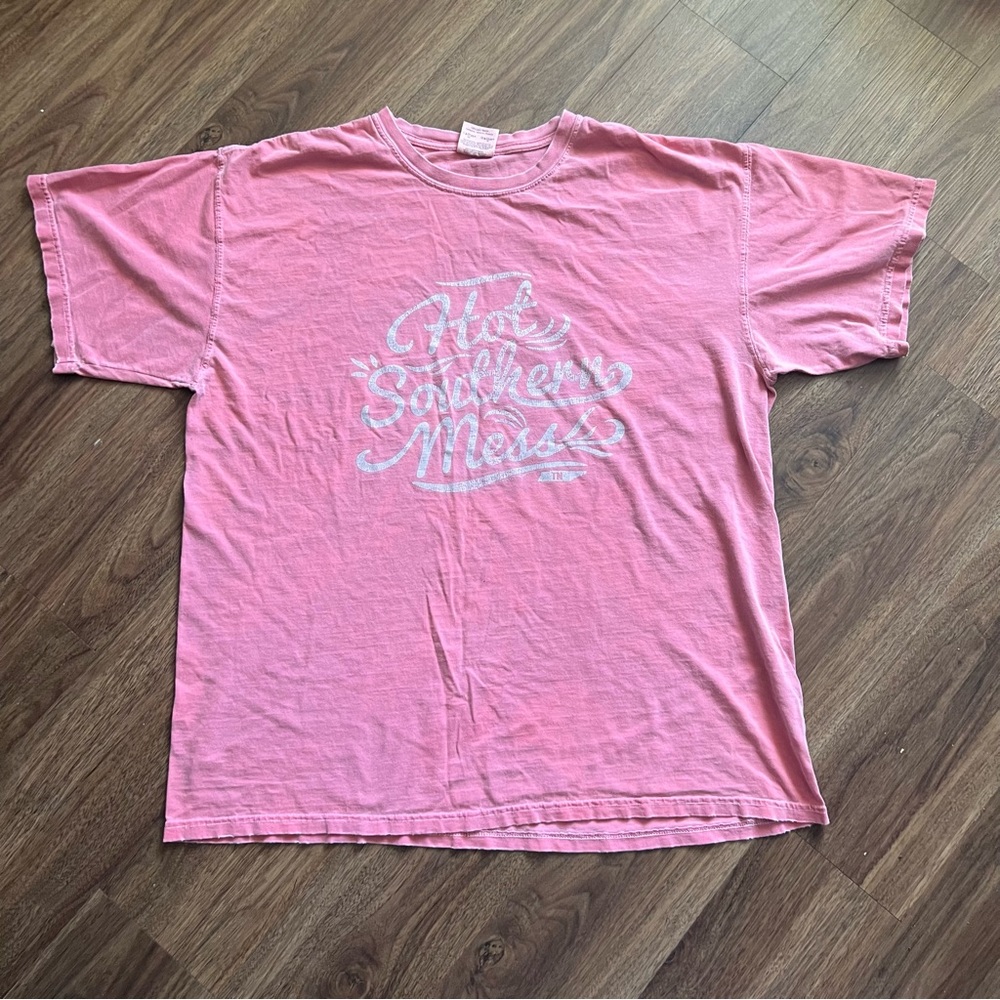 💖5/$25 Hot Southern Mess T-shirt size XL